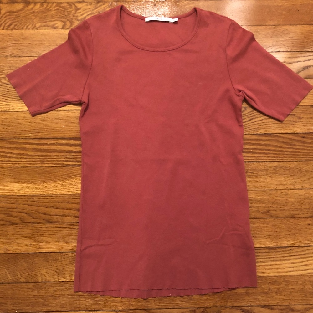 J BRAND FRENCH GIRL SHORT SLEEVE TEE IN BEGONIA